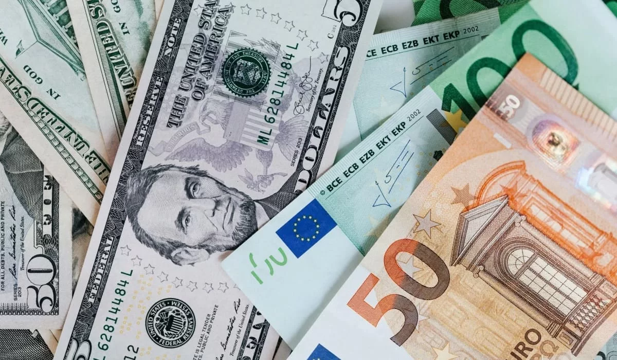 Банки Казахстана продают доллар дешевле 500 тенге - где лучше условия