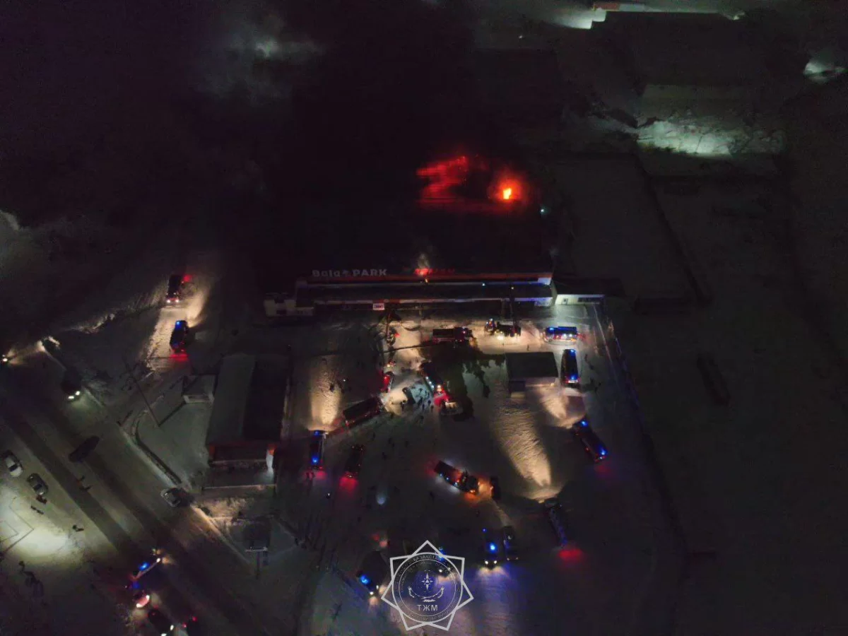 Люди выбегали с криками: в Семее горел развлекательный центр с детьми