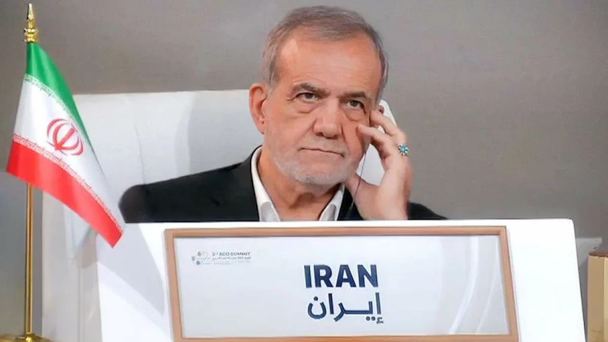 Президент Ирана извинился за ракетные удары по соседним странам