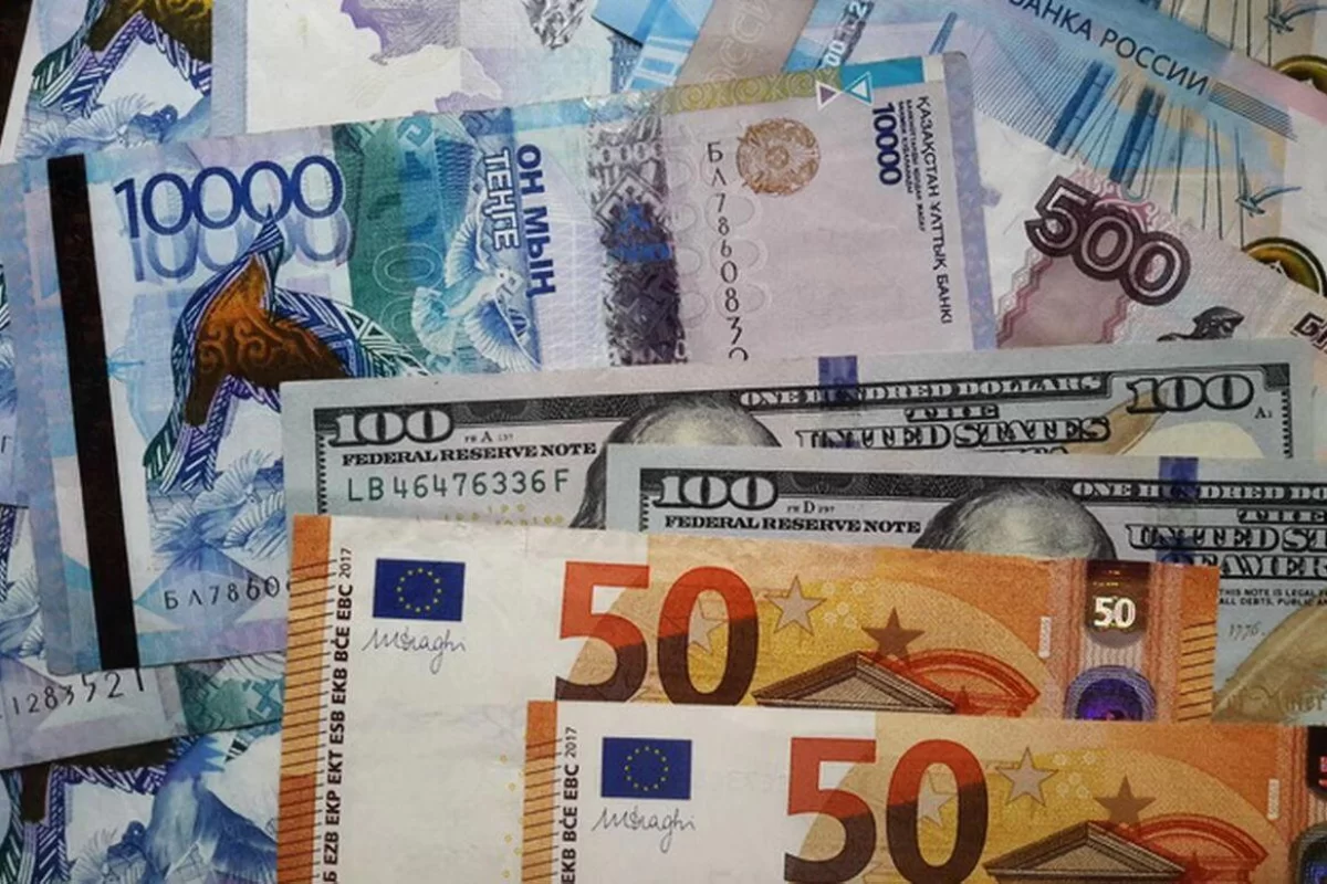 Курс доллара и евро в Алматы, Астане и Шымкенте на 10 марта