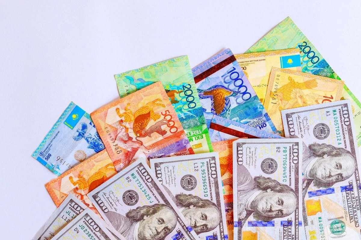 Доллар начал дешеветь: курсы валют в Казахстане на 11 марта