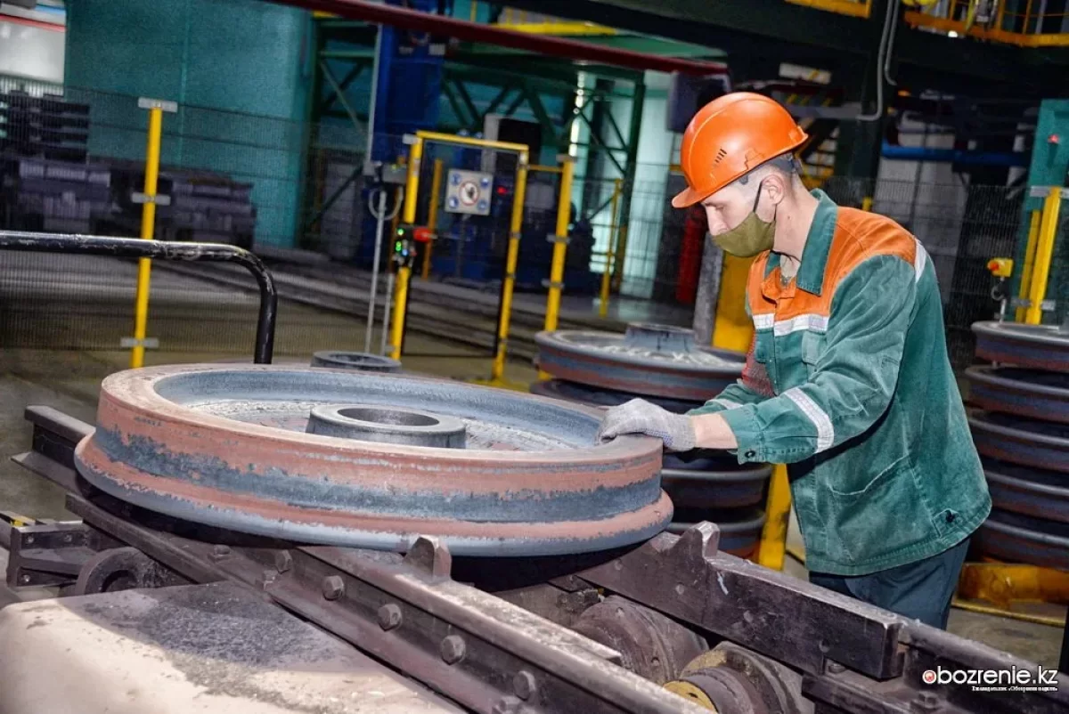 Работникам завода в Экибастузе выплатили долг по зарплате