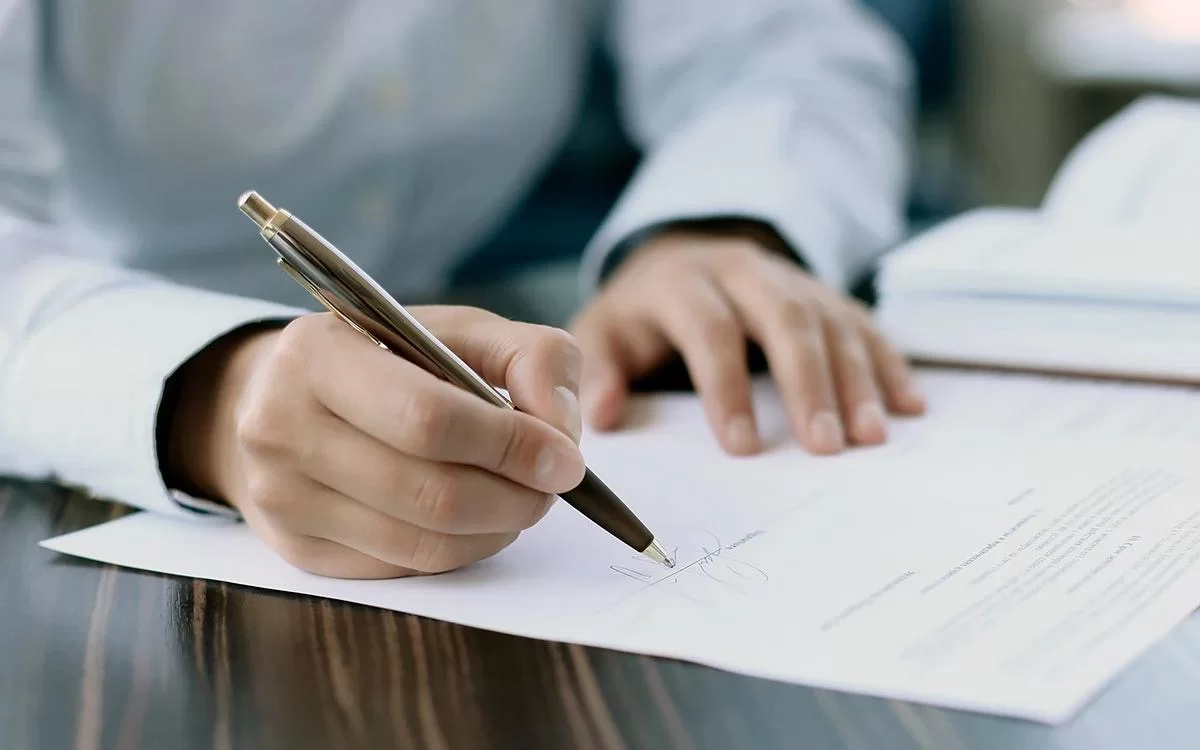 В Казахстане ужесточили контроль договоров ГПХ с марта 2026