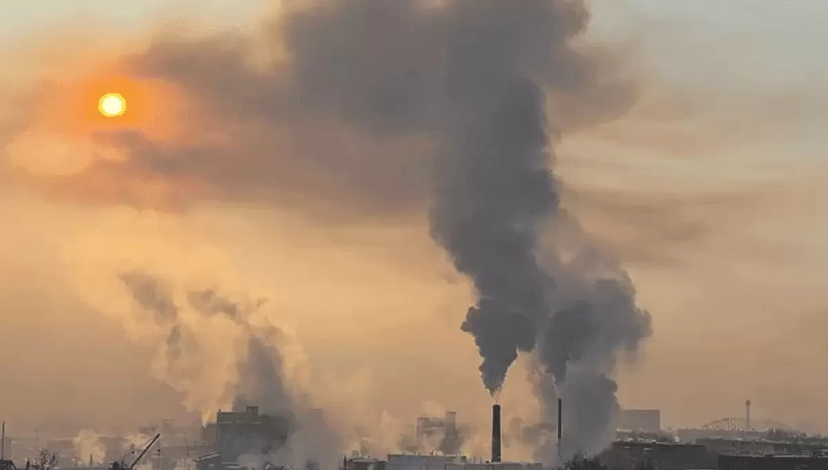 Жителям Усть-Каменогорска платят за опасный воздух - Скляр