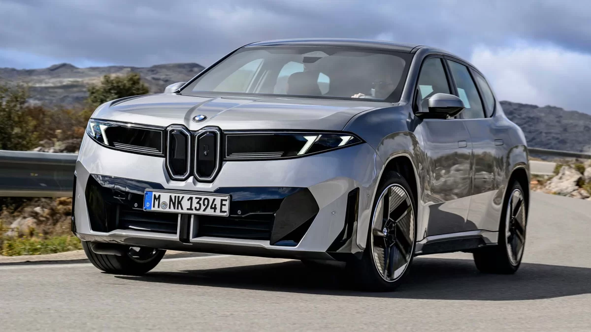 Новый BMW iX3 вызвал споры: поворотники есть, но их почти не видно