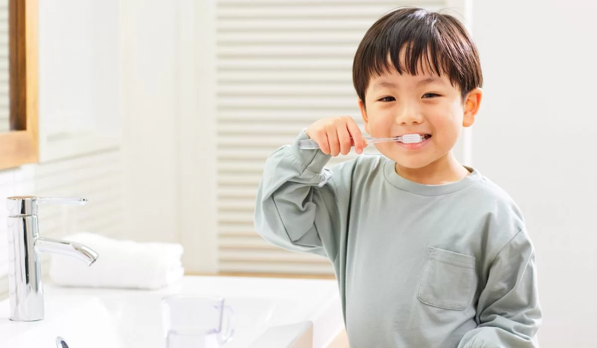 Зубная паста за 500 тенге: защищает ли она так же, как дорогая