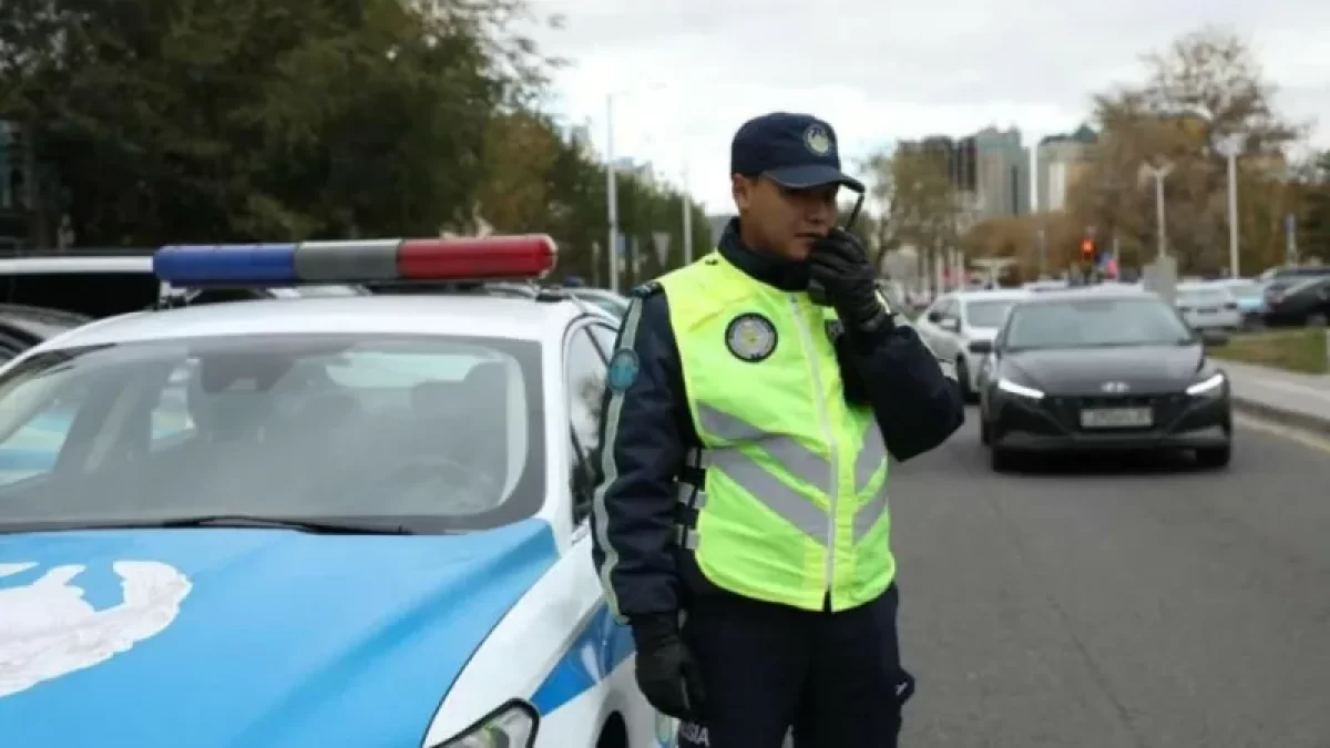 В Астане арестовали водителей Lexus и BMW за опасную езду на перекрестке