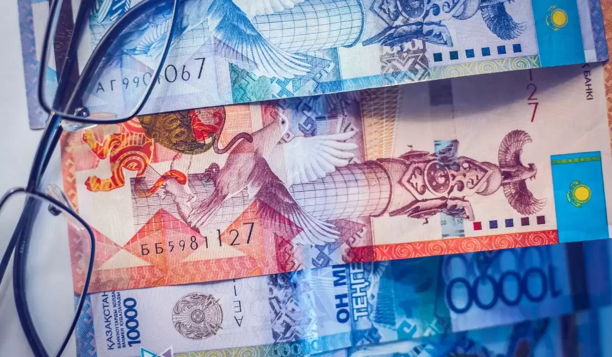 Казахстанцев пугают удержанием 20% из пенсий: заявление Минтруда