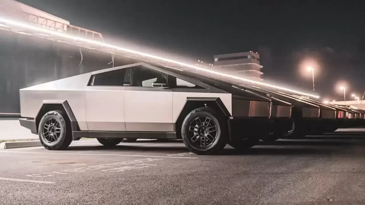 14-летний подросток устроил погоню на Tesla в Астане