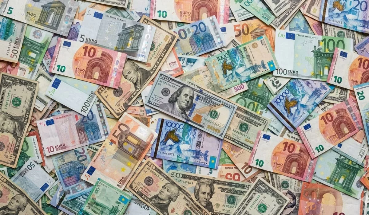 Курсы валют в банках Казахстана сегодня, 3 апреля