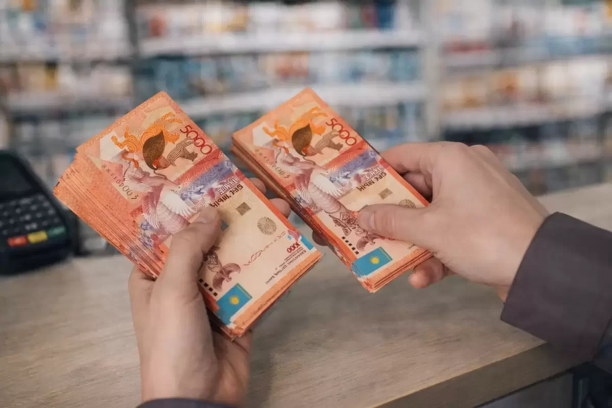 Наличные в Казахстане теперь оставляют цифровой след: чем это опасно