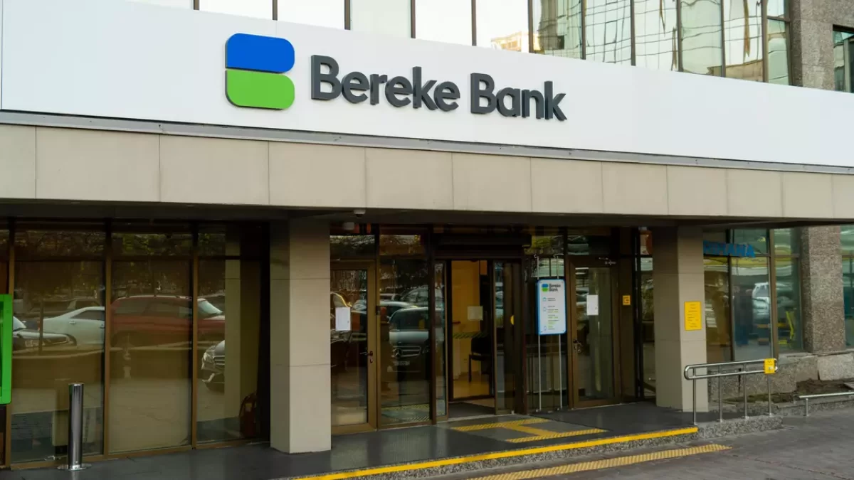 Bereke Bank предупредил клиентов о графике работы в мае