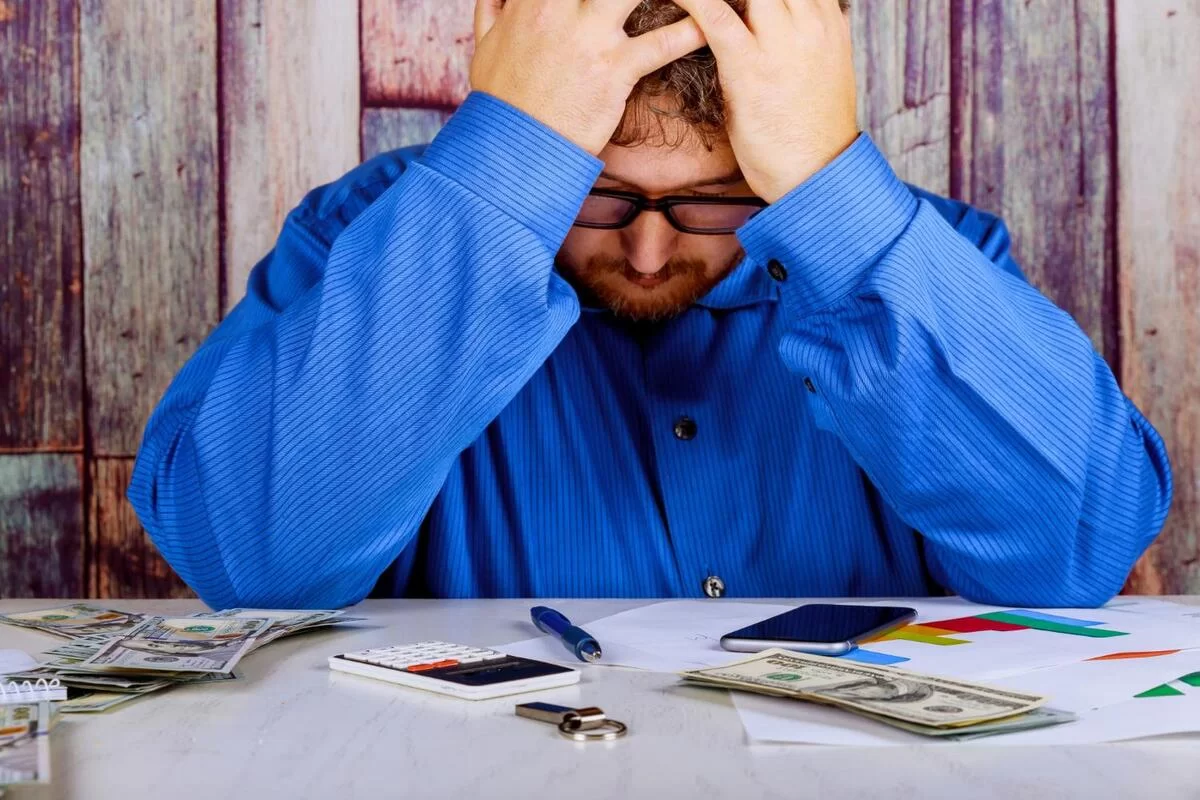 “Кредит за 5 минут”: как казахстанцев втягивают в долги