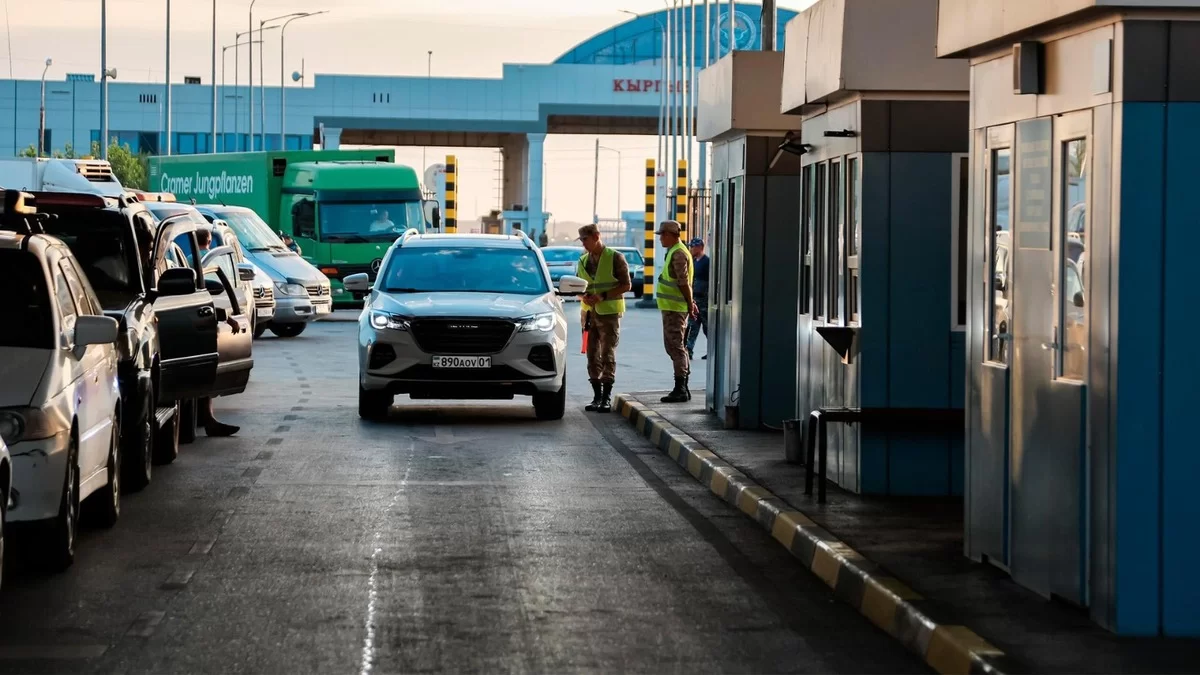 Казахстанцы смогут ездить на авто с иностранными номерами