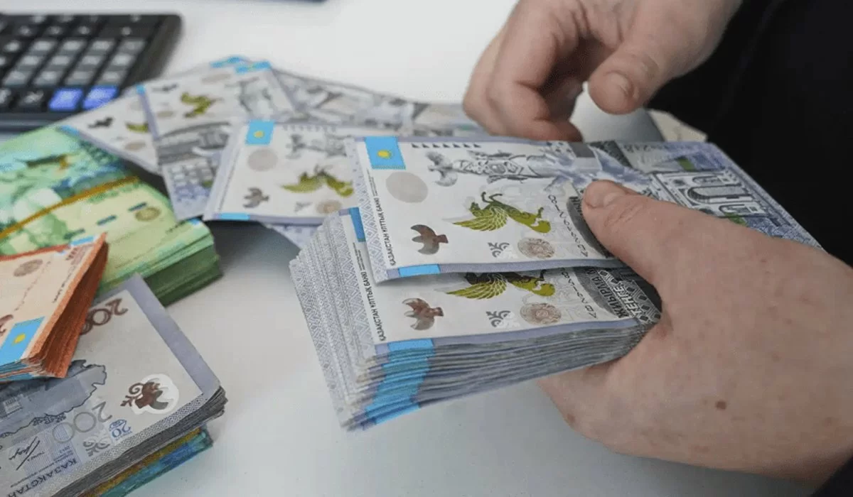 Halyk и Kaspi просели, а малые банки рванули вверх