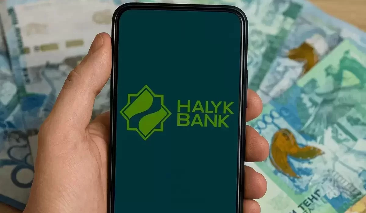 Клиенты Halyk пожаловались на непонятные доплаты к автостраховке