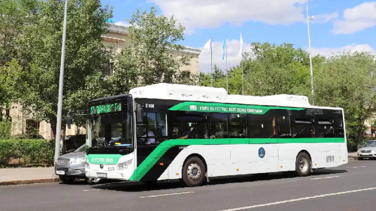 Автобусы, метро и LRT станут бесплатными в Астане и Алматы на один день