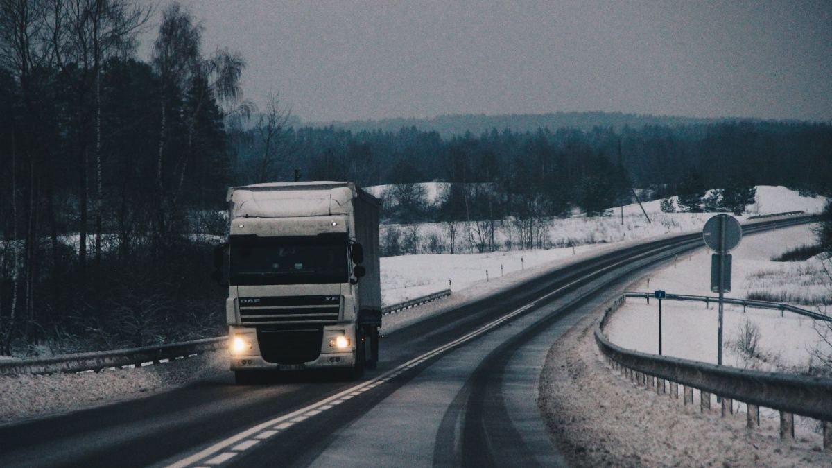 Грузоперевозки между Казахстаном и Азербайджаном станут быстрее