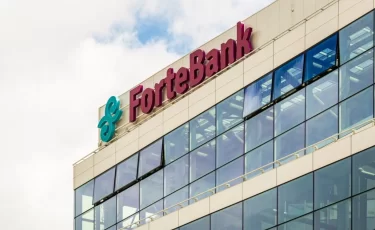 ForteBank обновил условия по комиссиям и кредитам