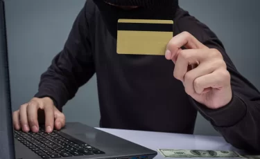 Продаёте вещи через интернет? Вас могут обмануть — схема мошенников