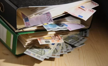Налоговая может запретить выезд бизнесменам из Казахстана