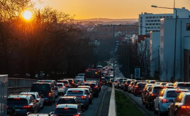 Алматы тонет в пробках на фоне роста автопарка