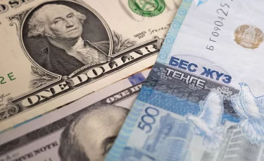 Спрос на наличные доллары упал до минимума с 2022 года