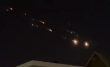 Астана в шоке: неизвестные горящие объекты пролетели в небе