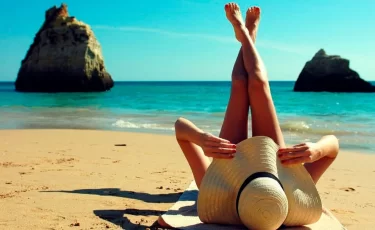 Лето, море и… больница: как не остаться без денег за границей