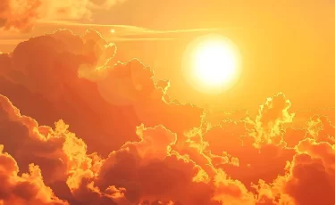 Казахстан охватит жара до 42°С, грозы и бури