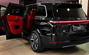 Китайцы начали блокировать авто Lixiang