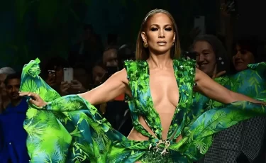 Билет на Джей Ло или миллион на отпуск: банки заманивают по-крупному