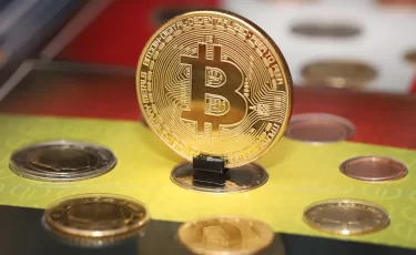 Биткоин значительно подорожал на фоне торговых сделок США
