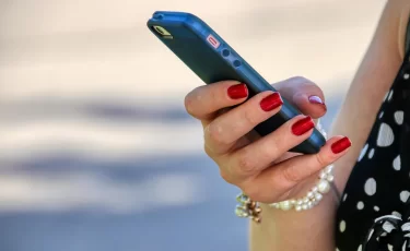 Карты нет, но SMS приходят: как отключить уведомления от банков