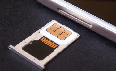 Казахстанские SIM-карты продают россиянам на Ozon: насколько это законно