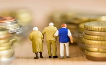 Пенсия без государства: казахстанцы сами копят на старость