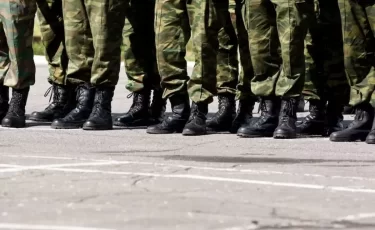 «Мы не просим подарков»: казахстанские военные требуют не лишать их жилья