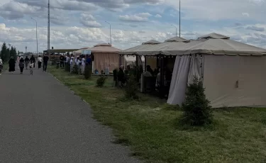 Ресторанные цены на еду в палатках на празднике в честь Абая удивили казахстанцев