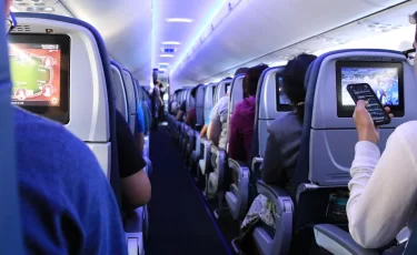 Еще одна авиакомпания объявила распродажу билетов