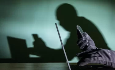 Мошенники больше не спрашивают SMS-коды - полиция