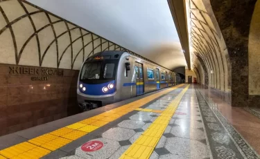 В Алматы пассажиры метро пожаловались на сбои ONAY QR
