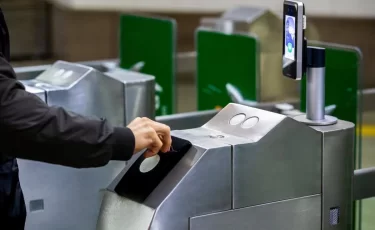 От QR до «Онай»: алматинцы будут платить за метро и автобусы через Super App