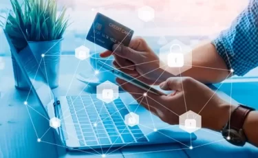Переводы по номеру телефона, QR и биометрия - что изменилось в Казахстане
