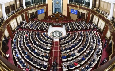 Депутаты Казахстана обходятся казне почти в 8 млрд тенге