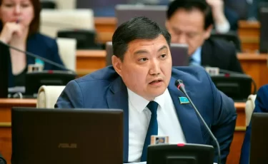 Не закрывать казахстанцам доступ к «пенсионке» на стоматологию призвал мажилисмен