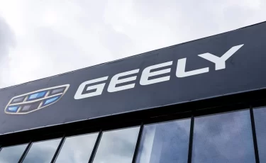 Geely отзывает более 17 тысяч авто из-за риска повреждения топливного бака