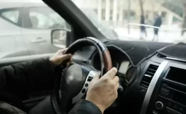 Важный документ для автомобилистов могут сделать электронным в Казахстане