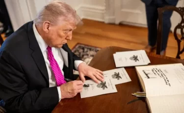 Трамп утвердил сделку по TikTok в США за $14 млрд
