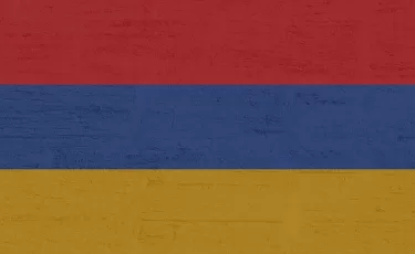 Казахстан и Армения упростили поездки: теперь достаточно удостоверения личности