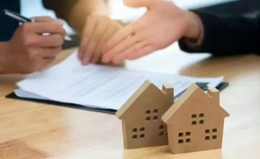Аферисты перепродавали квартиры в Астане по семь раз — жильцы узнали об аресте через чат